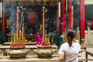 Voyage organisé en petit groupe - Temple Saigon - Vietnam - Agence de voyage Les Routes du Monde